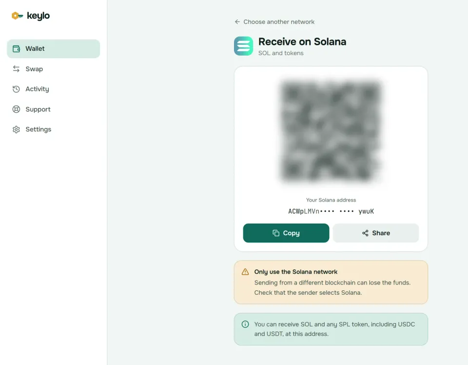 Keylo's Receive screen showing a Solana address and QR code